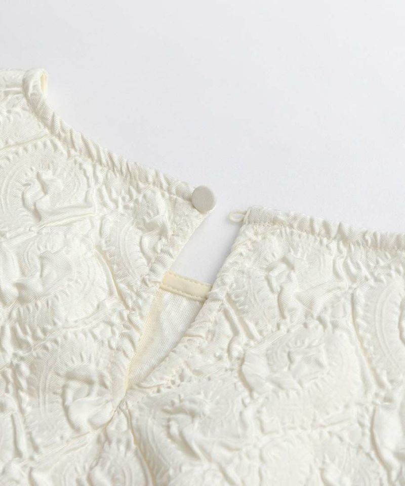 日本 zootie - 優雅歐風壓紋泡泡短袖上衣-象牙杏