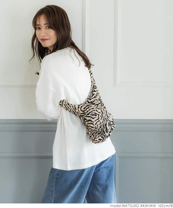 日本 COCA - 泡泡皺褶伸縮容量環保袋-肩背/側背款-斑馬紋