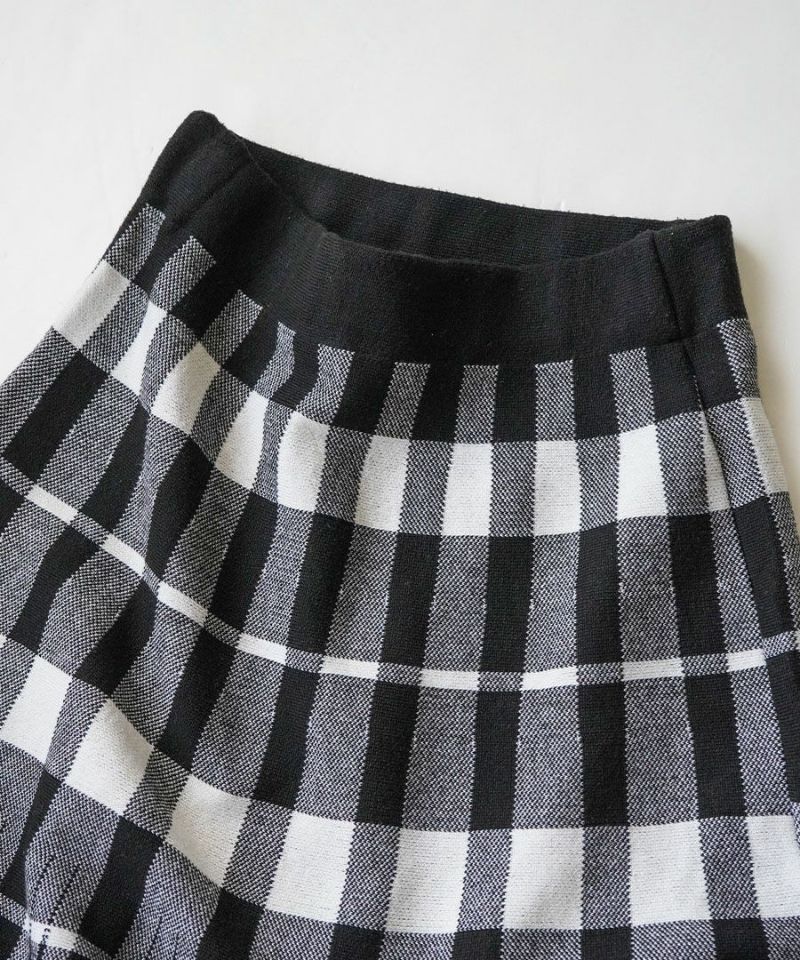 日本 zootie - 單色格紋百褶針織長裙-黑白-M