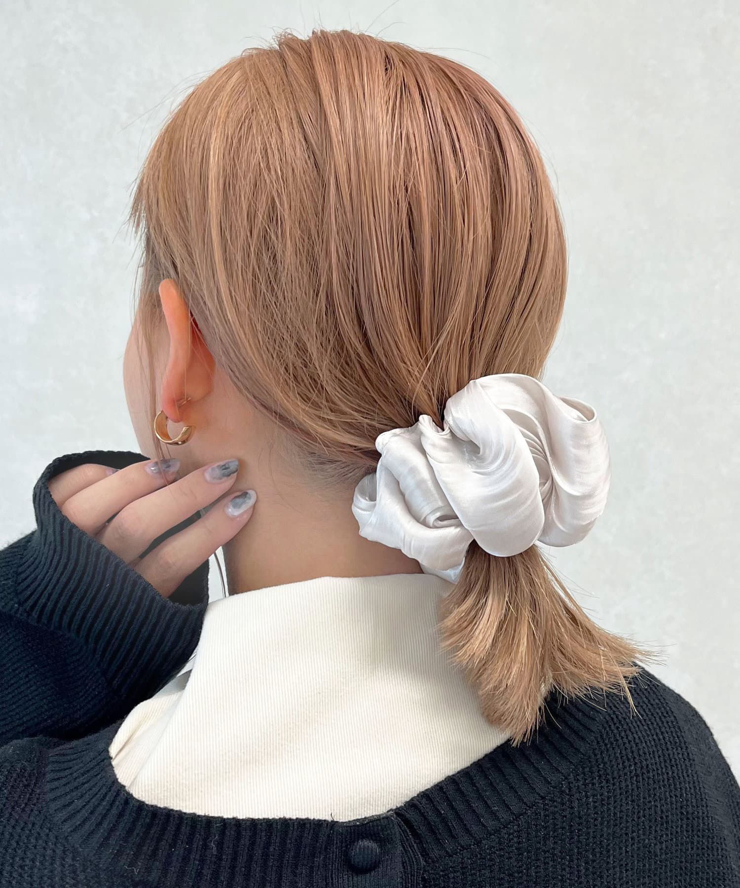 日本 Lattice - [日雜推薦] 不用綁！優雅光澤大腸圈髮環-波浪壓紋-時尚黑