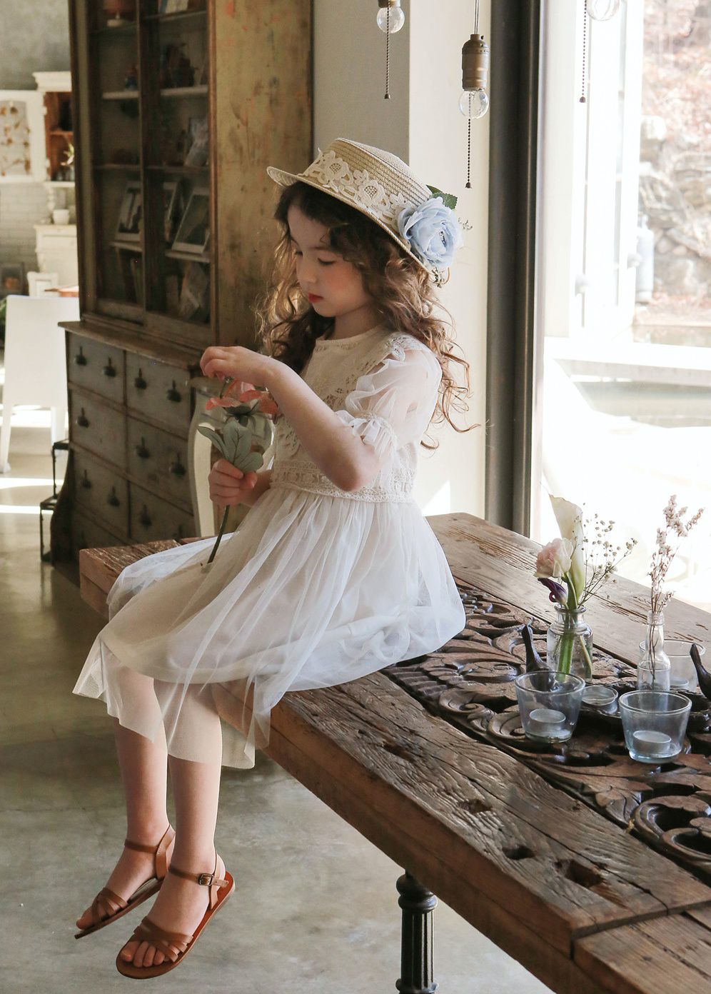 韓國 PuellaFLO - 鏤空花朵圓領網紗洋裝-米白