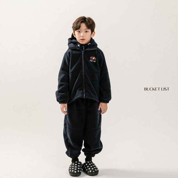 韓國 BUCKET LIST - 刺繡熊搖粒絨拉鍊立領上衣-灰