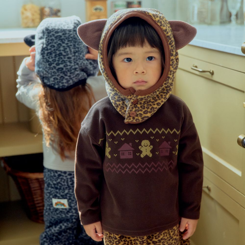 First Blue 可愛印花彈力中領長袖上衣-薑餅人-深咖啡