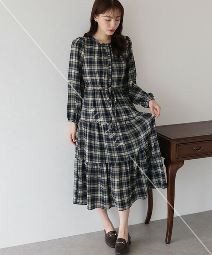 日本 BLUE EAST - 經典低調格紋分層束腰長袖洋裝-咖啡棕