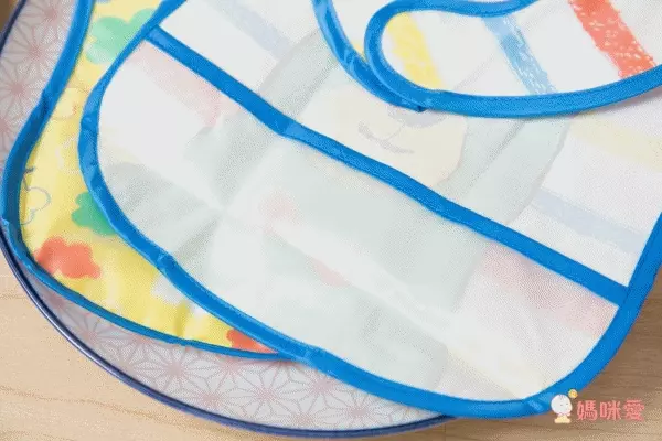 akachan honpo - 嬰幼兒抗汙EVA圍兜2件組 B-藍色