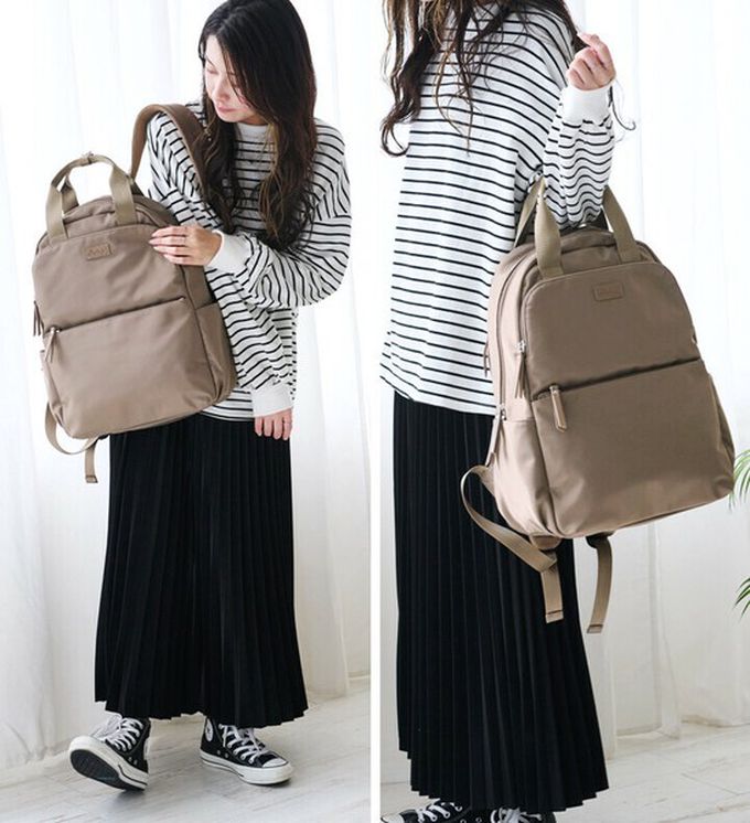 日本 LIZDAYS - 12口袋防潑水大容量尼龍後背包-(可掛行李箱)-黑 (43x29cm)