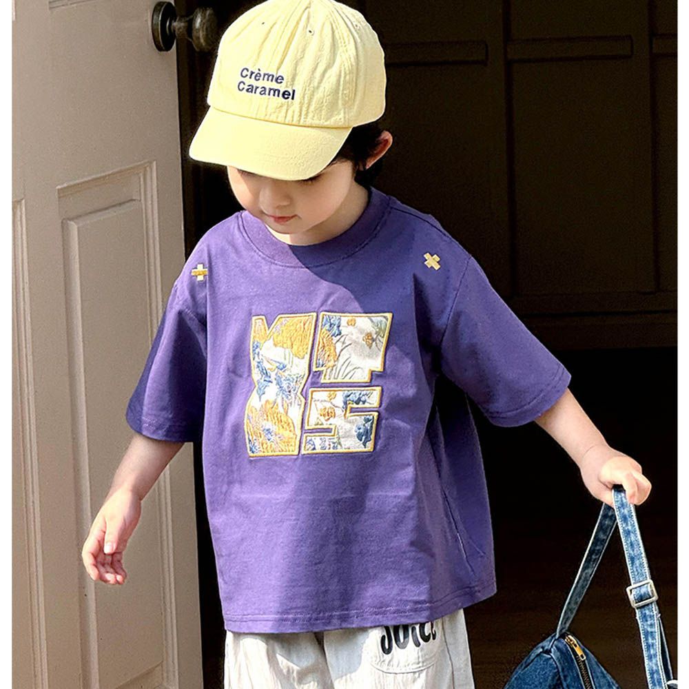 涼感吸濕透氣圓領短袖上衣-方塊字母-紫色