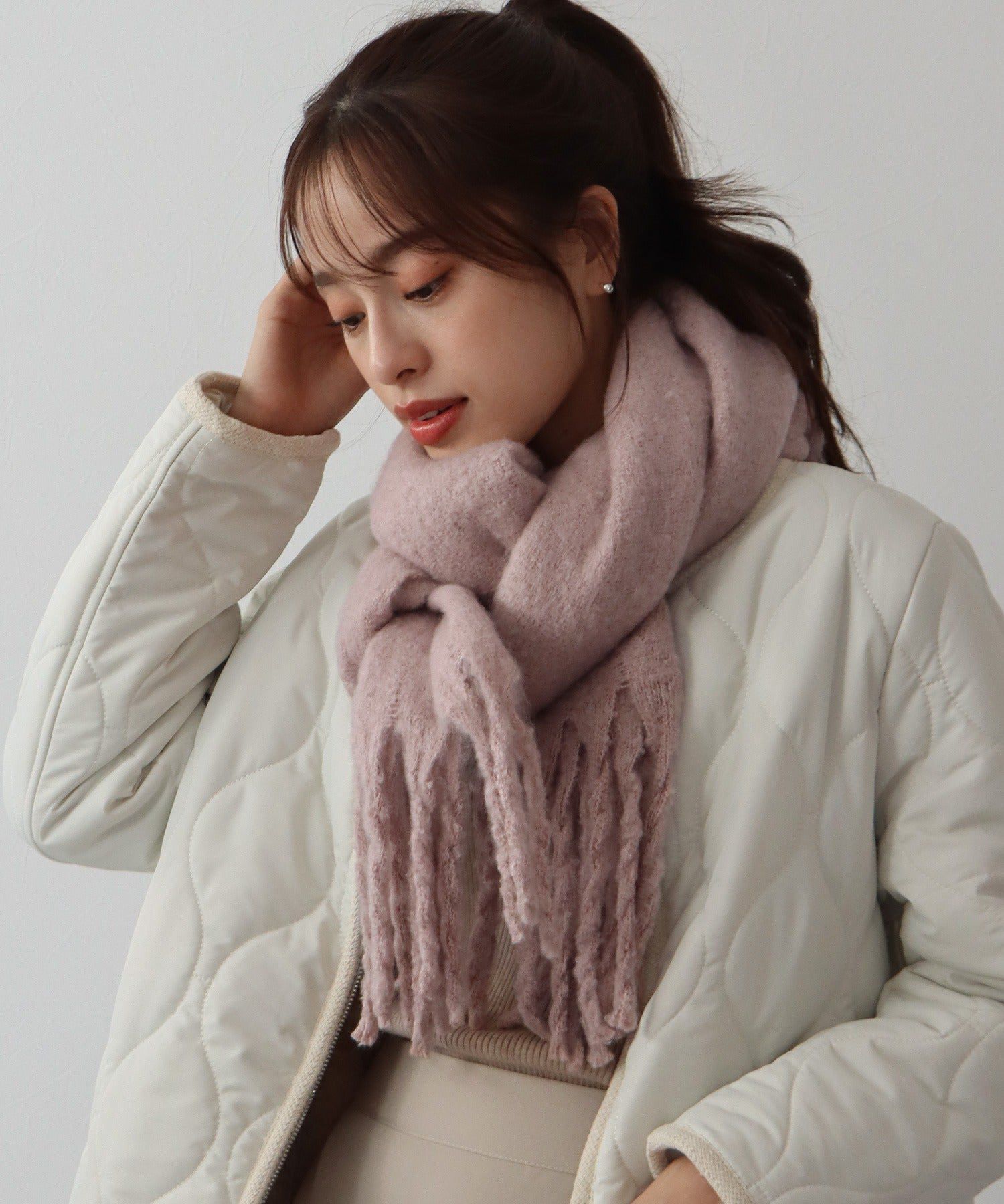 日本 BLUE EAST - 厚流蘇蓬鬆感柔軟圍巾-象牙白