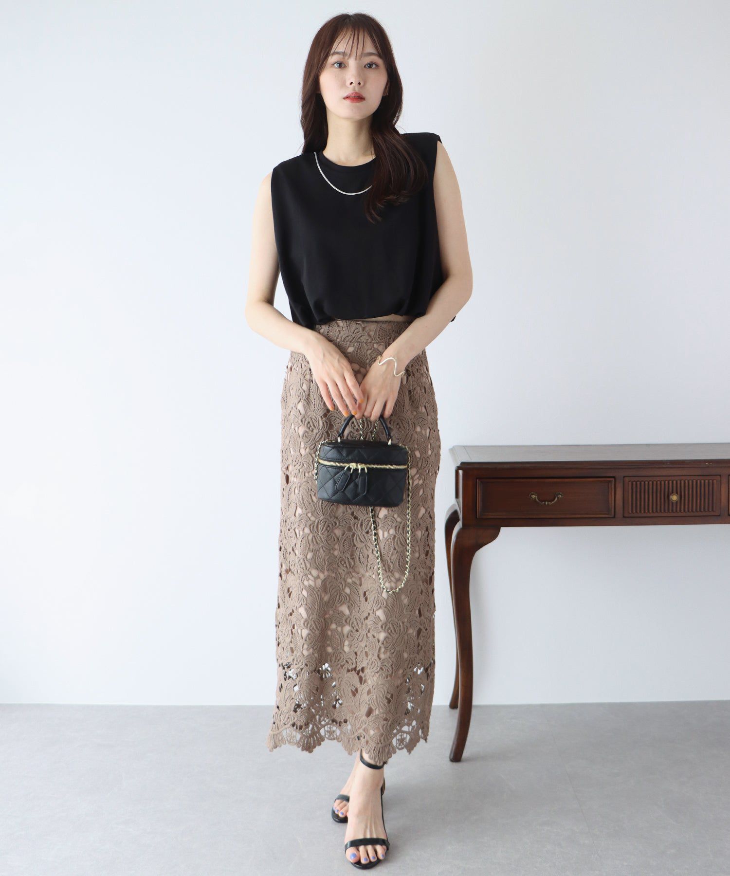 日本 BLUE EAST - 棉混法式簡約無袖上衣-白