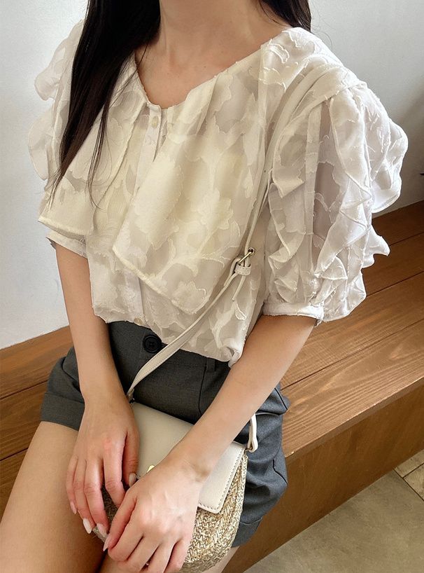 日本 GRL - 浪漫花刺繡荷葉捲邊短袖襯衫-奶油白 (F)