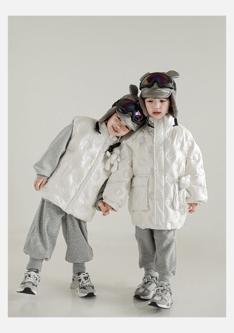 TONGMO - (90%鴨絨)可拆卸太空感立領羽絨外套-熊熊-米白色