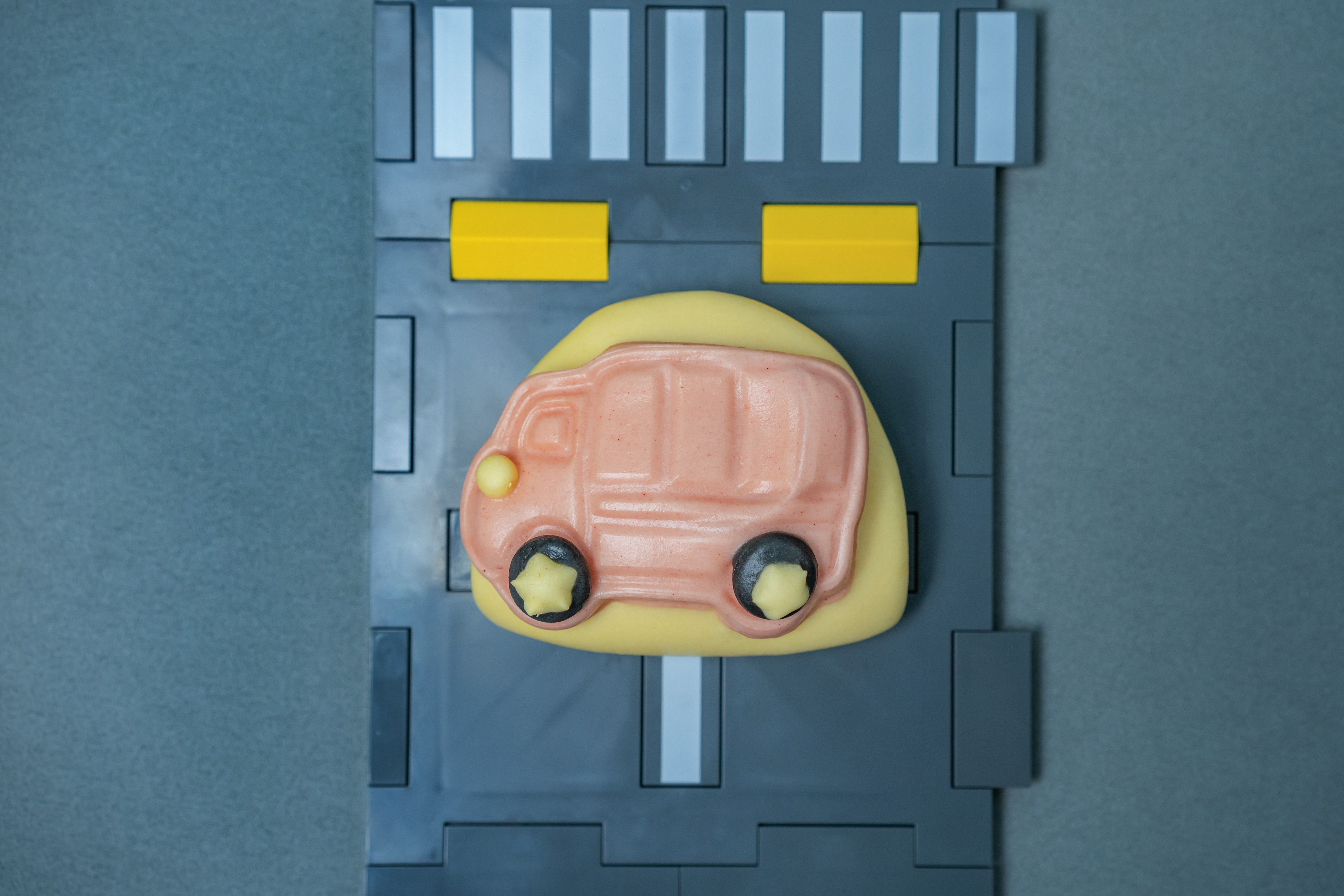 老甜媽手工饅頭 - 彩虹小車車造型刈包