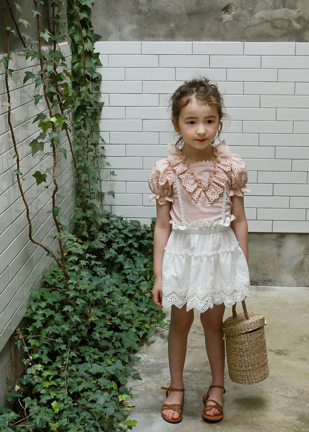 韓國 PuellaFLO - V字荷葉鏤空公主袖上衣-粉紅