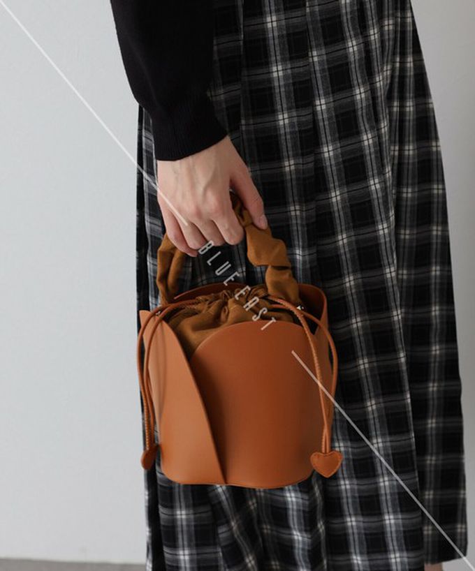 日本 BLUE EAST - 盛開鬱金香異素材迷你手提/側背包-黑