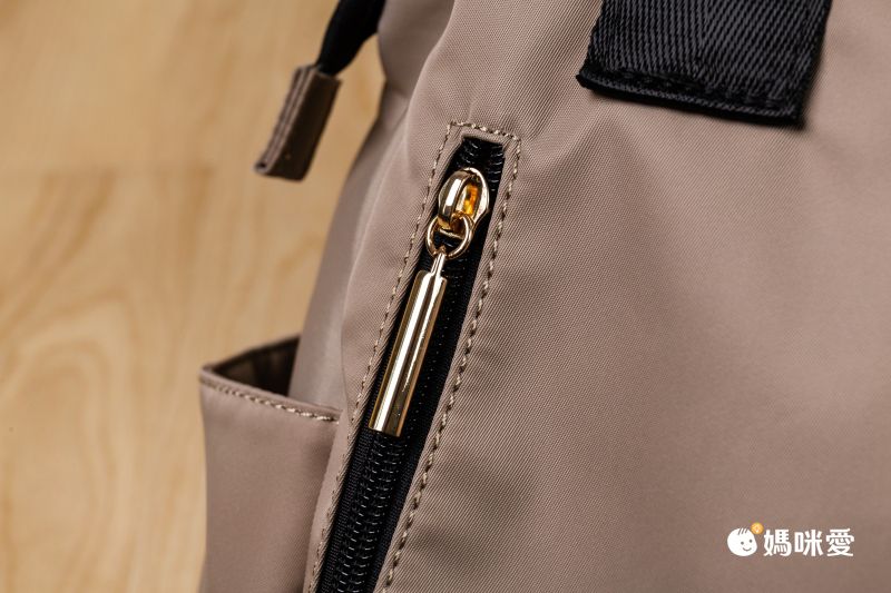 多達10個夾層！日本連線 ✈ 輕量減壓媽媽包