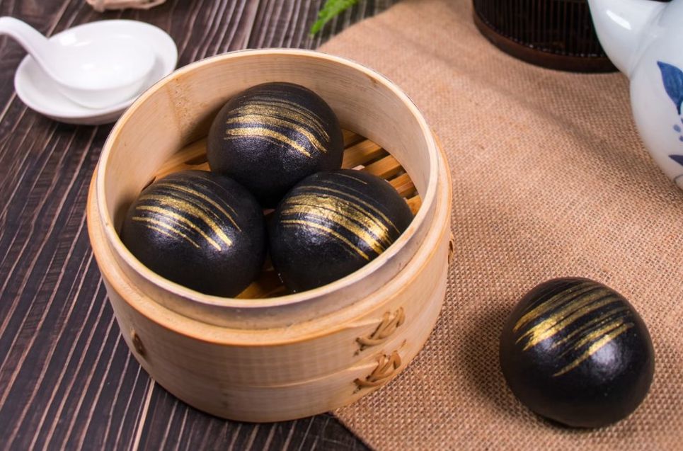 人氣港式點心【新葡苑】大廚蘿蔔糕、小豬流沙包 ✦ 超值優惠價，現買現賺！