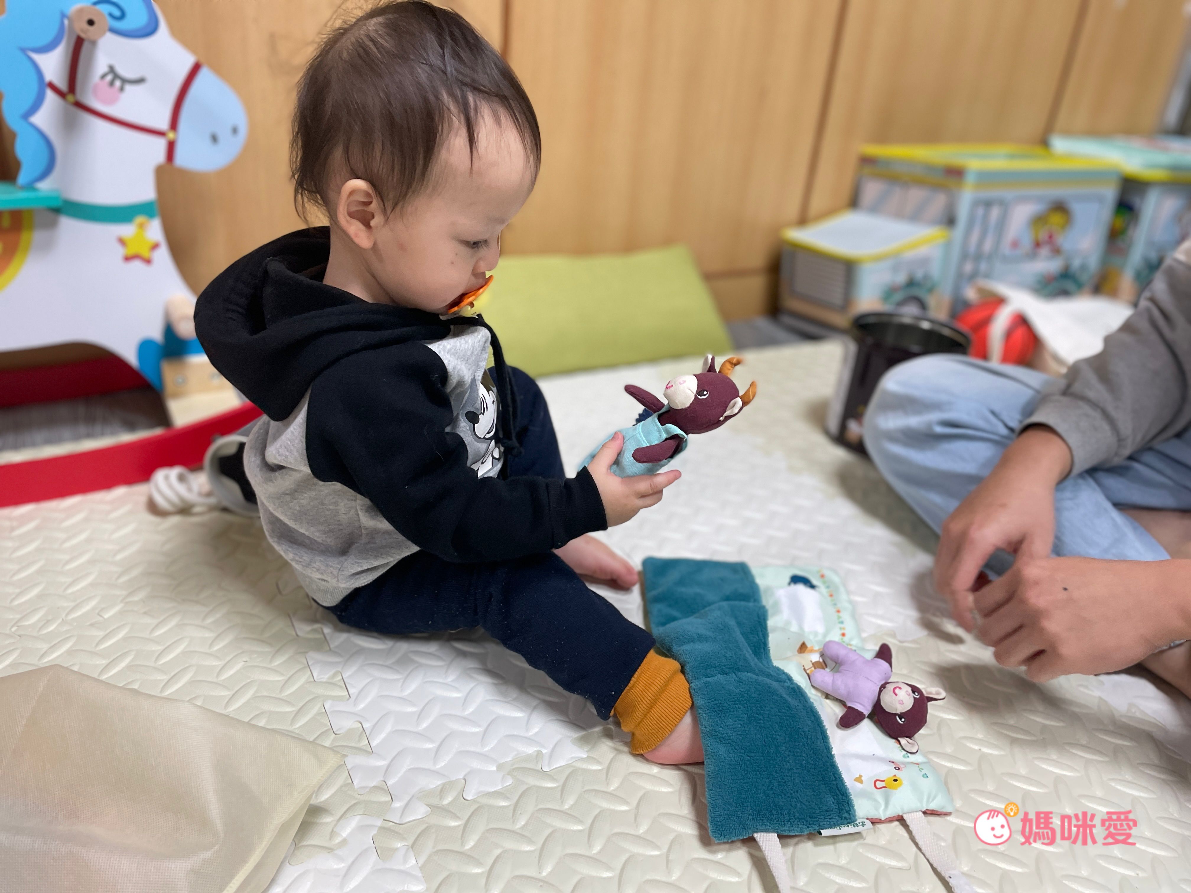 刺激五感【 比利時 Lilliputiens 】新生兒玩具｜寶寶布書