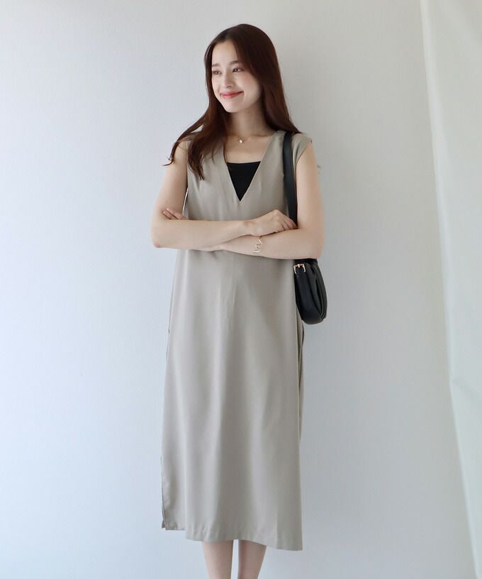 日本 BLUE EAST - 2WAY率性簡約V領連身洋裝/背心裙-黑