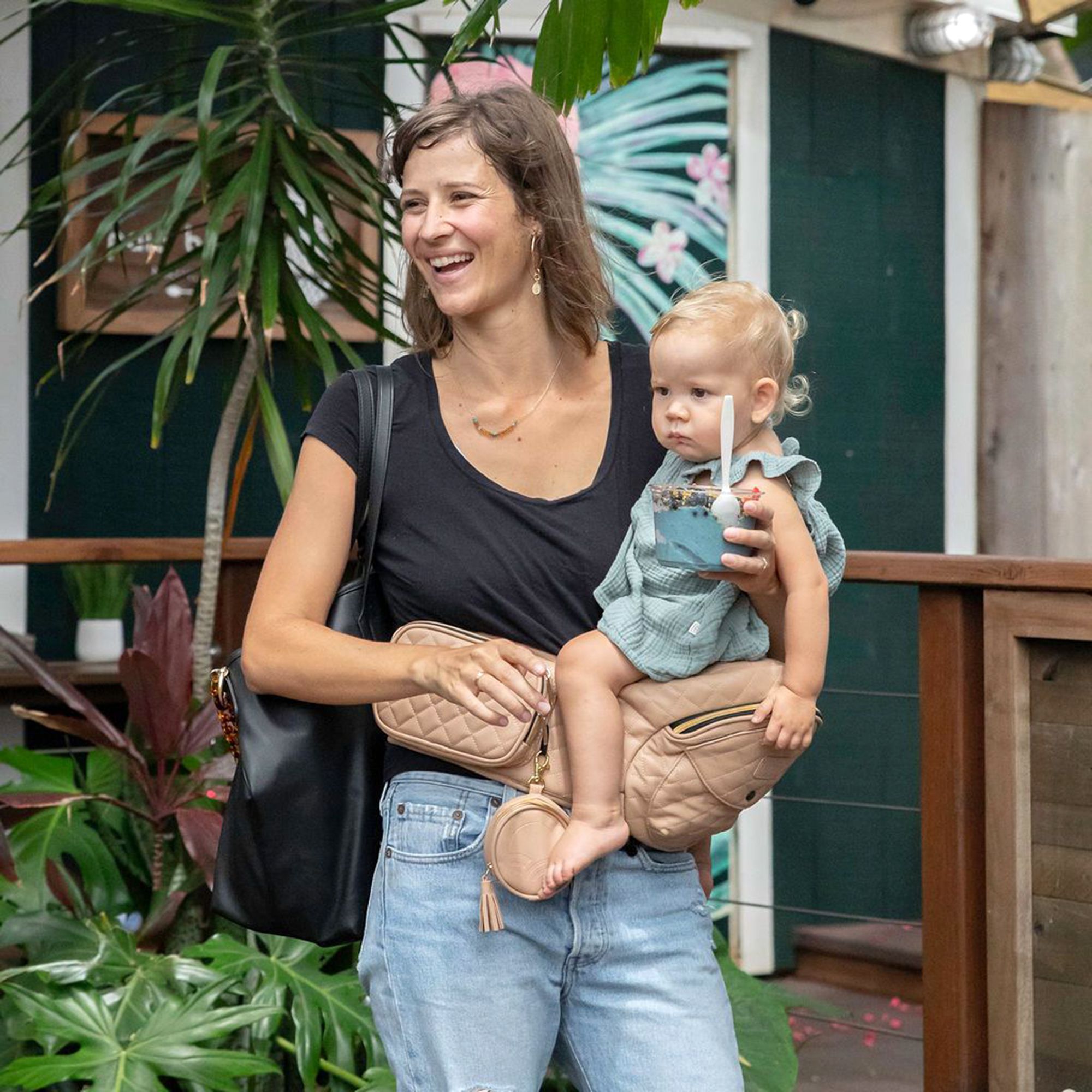 美國Tushbaby - 精品腰凳包-純素皮革_金 (19*10*9.5cm(+/-5%))