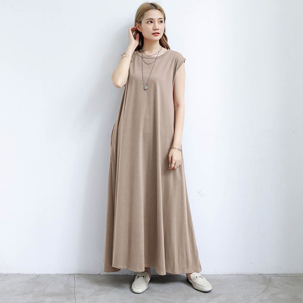 3D立體剪裁顯瘦無袖長洋裝-卡其色