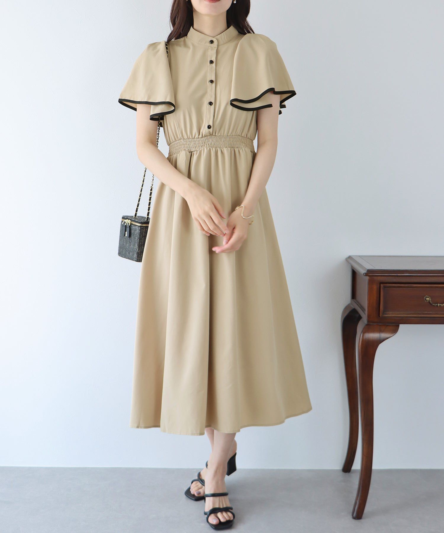 日本 BLUE EAST - 浪漫時光碎花雪紡短袖洋裝-寧靜花園-淺粉紫