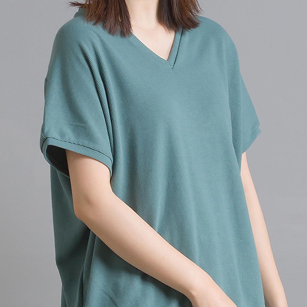 日本 OMNES - 舒適鬆餅紋落肩前後V領短袖上衣-綠