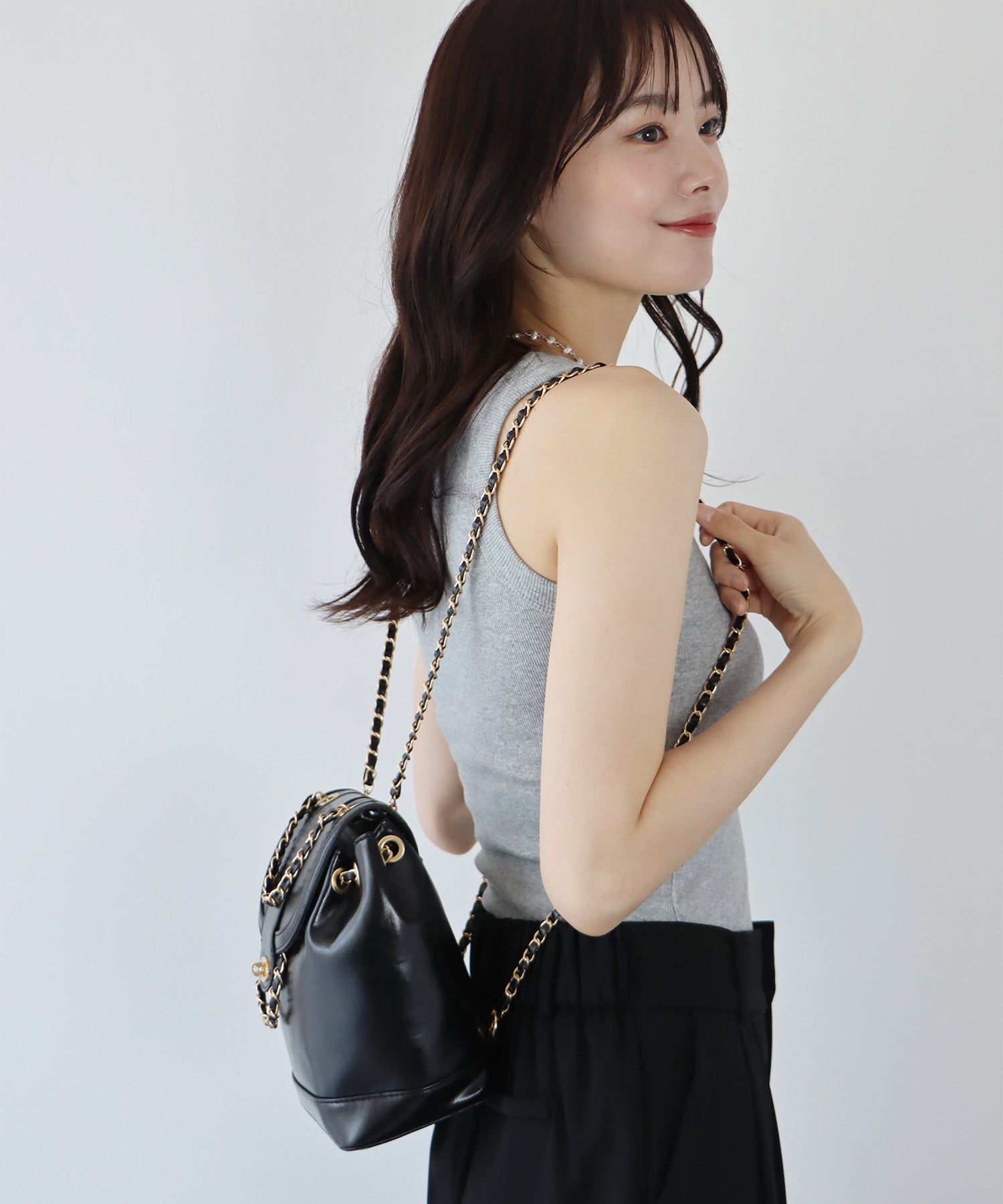 日本 BLUE EAST - 2WAY時尚金屬鍊後背小包-銀