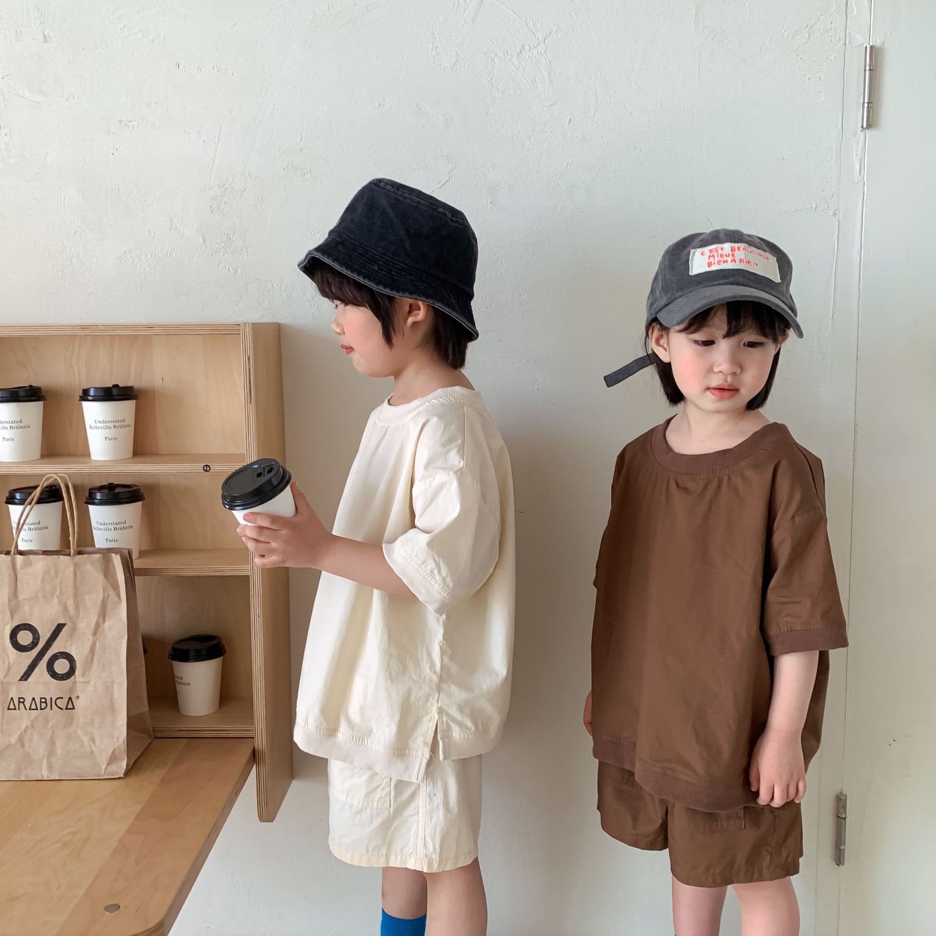 質感素色圓領口袋套裝-咖啡色