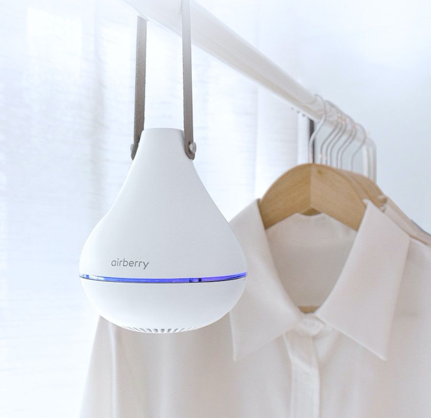 韓國 airberry - 智能衣櫃管理雙機組-除濕/殺菌機X1(附除濕膠球1包3入)，香氛/空氣循環機X1(附春日櫻花香氛片3個)