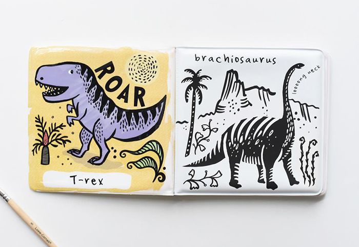 Color Me: Who Loves Dinosaurs? 誰不喜歡恐龍 (變色洗澡書)