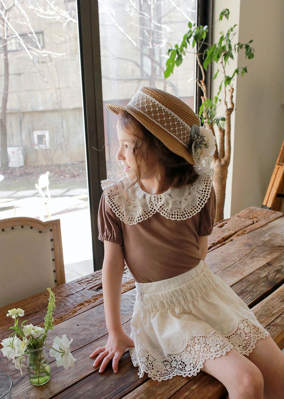 韓國 PuellaFLO - 蕾絲鏤空花瓣下襬褲裙-米白