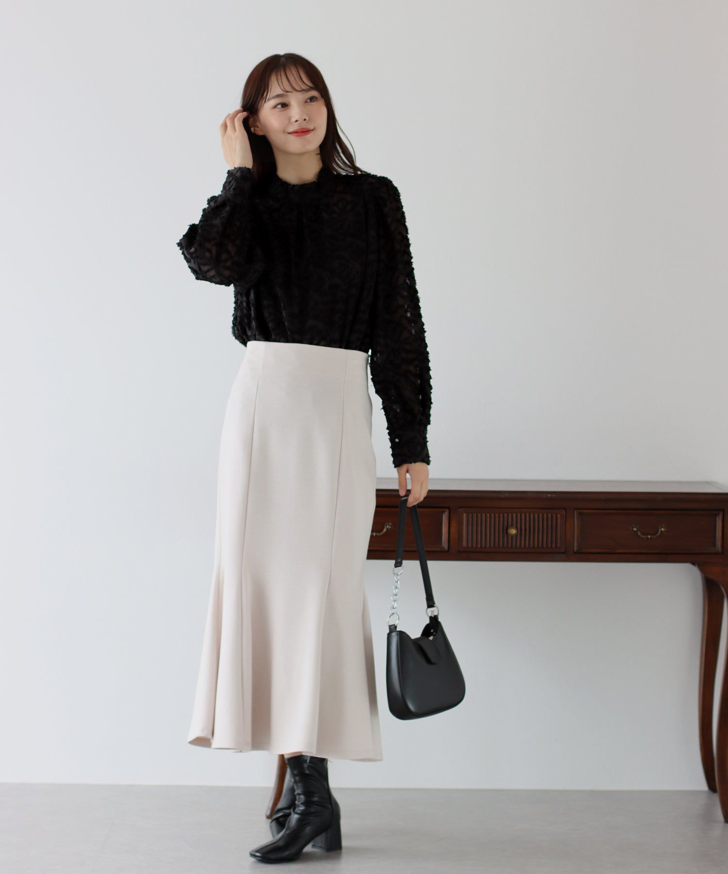 日本 BLUE EAST - 歐風浪漫花朵氣球長袖襯衫-奶茶