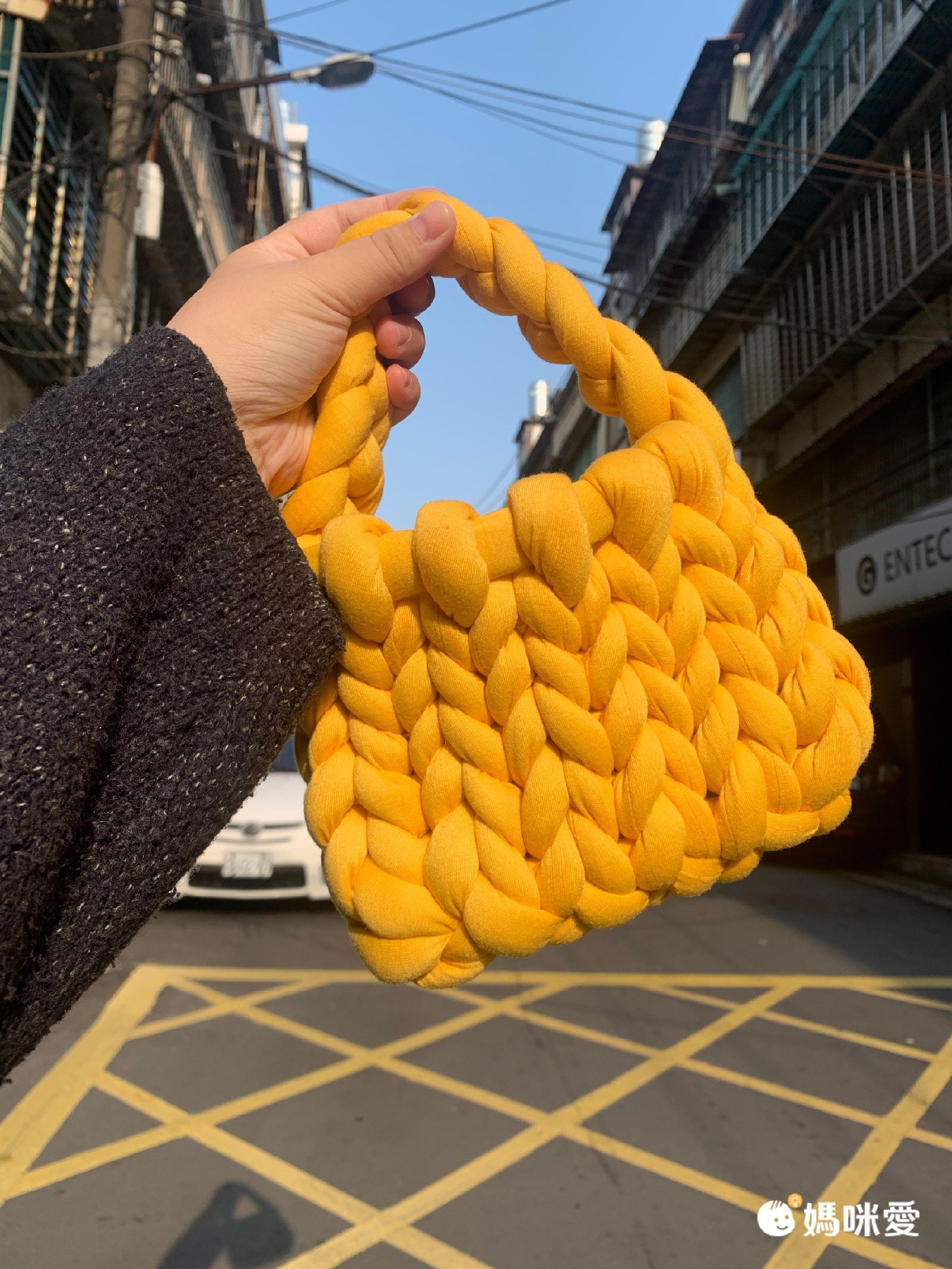 【DIY 手作粗編織毛線】免工具，用手就能編包包！