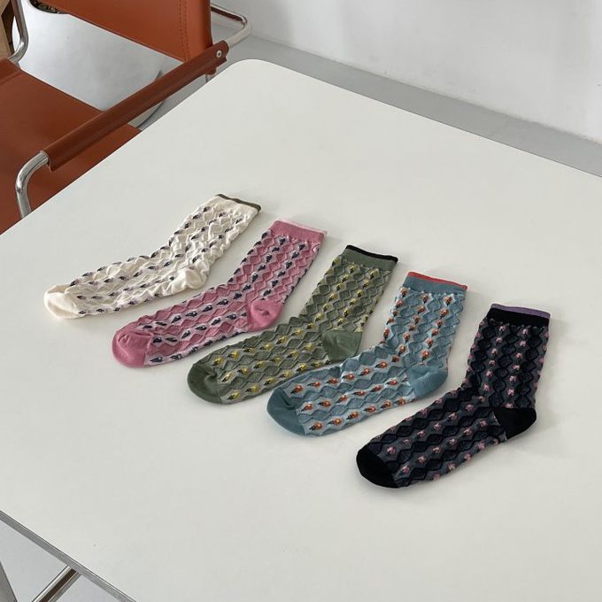 韓國Marian - 花紋鬆餅格紋中筒襪-橄欖綠 (Free)