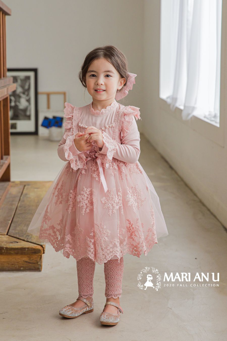 韓國 mari an u - 蕾絲袖口雕花紗裙洋裝-粉紅