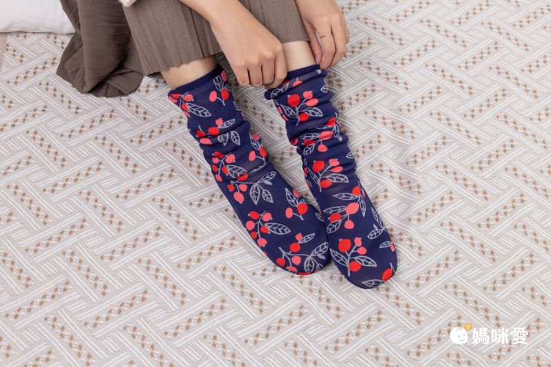 日本丸和 - 雙層機能裏起毛防滑室內襪-素色-黑 (21-25cm)-短筒