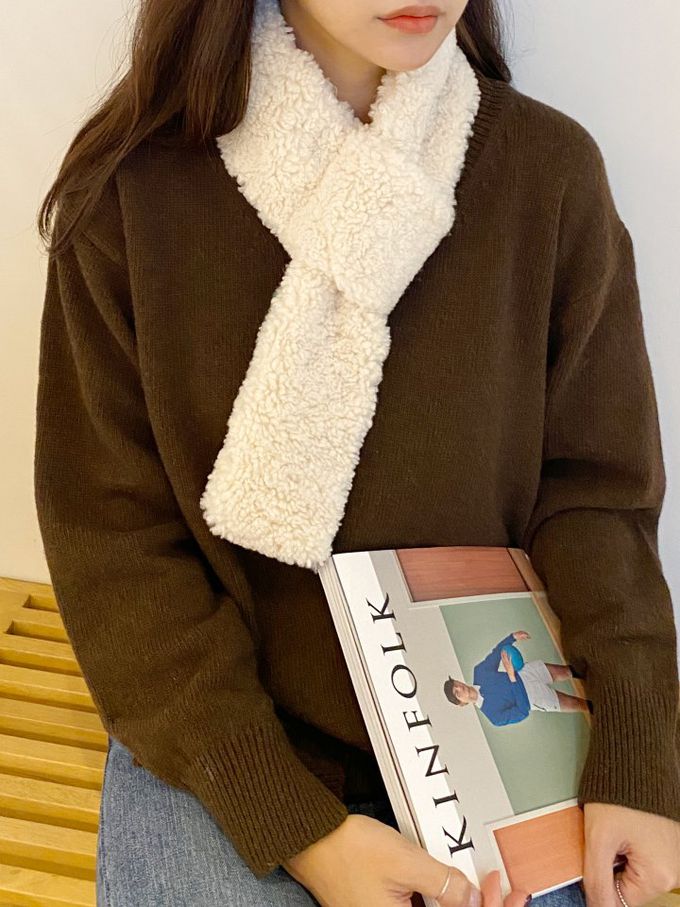 韓國 MAY - 羔羊絨毛穿洞式圍巾-芥黃