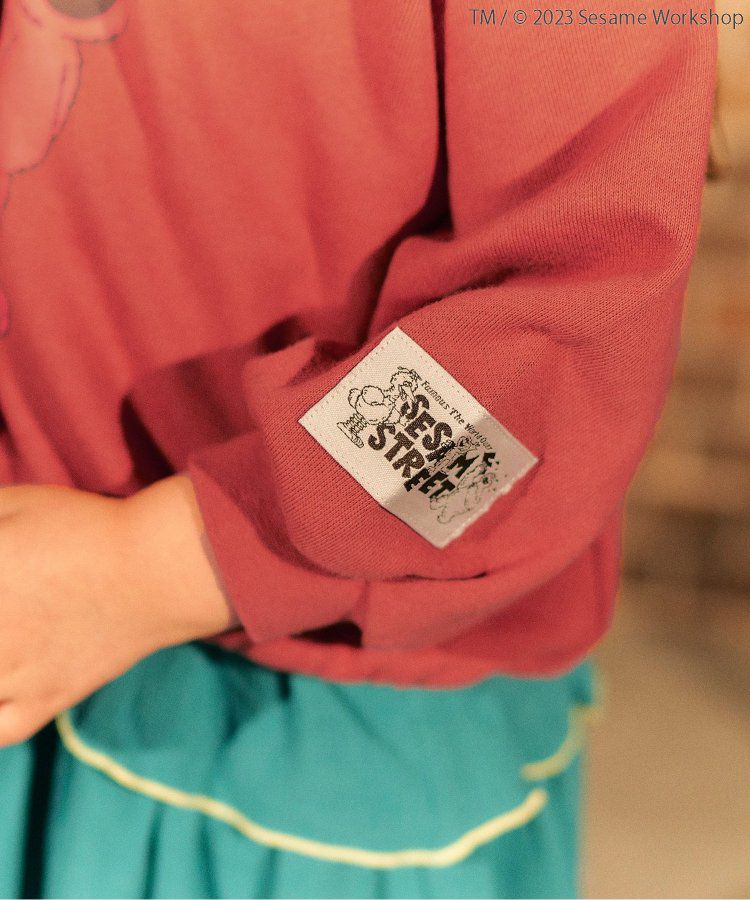 日本 apres les cours - 聯名限定 芝麻街印花大學T-米黃