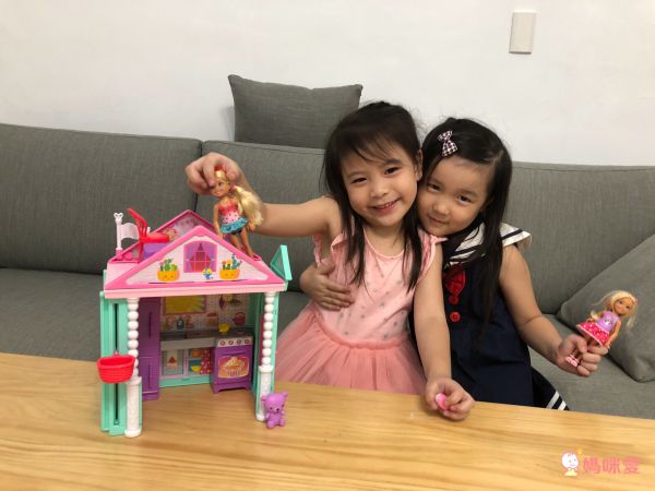 新年降價～再送滿額贈【雀兒喜 Barbie 芭比娃娃】☞ 滿 $299 送雀兒喜貼紙本