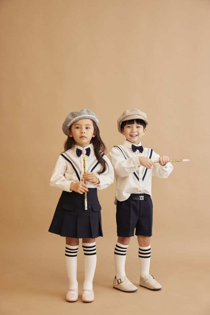 韓國 AIDA - (不含領結)V字裝飾翻領長袖襯衫-白