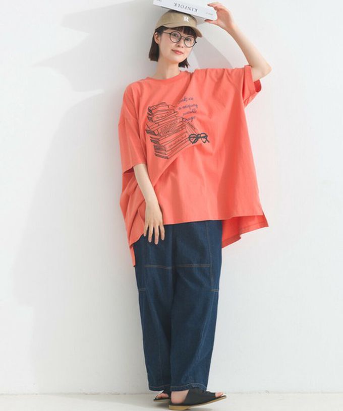 日本 Lupilien - 16OE天竺棉 氣質書籍印花寬鬆短袖上衣-黑