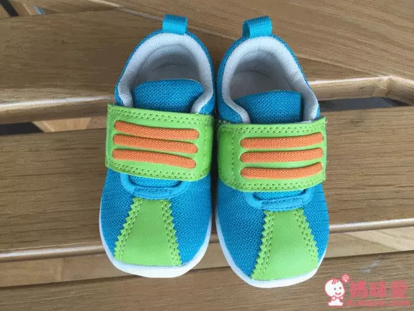 日本 Combi 機能鞋