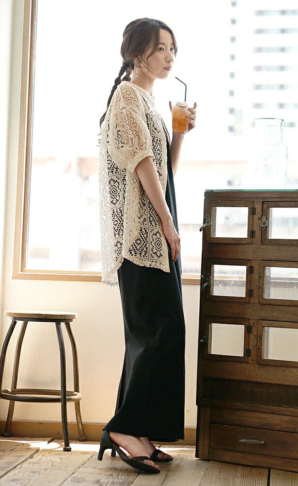 日本 zootie - 透明感雕花蕾絲泡泡袖襯衫-米杏