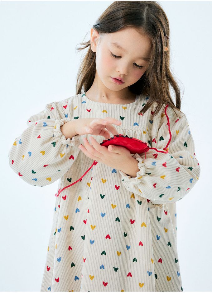 韓國 OZKIZ - (附包包)多彩愛心燈芯絨溫暖洋裝-米