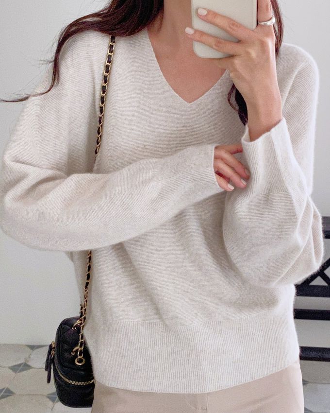 韓國女裝連線 - 溫柔V領喀什米爾羊毛長袖針織上衣-燕麥 (FREE)