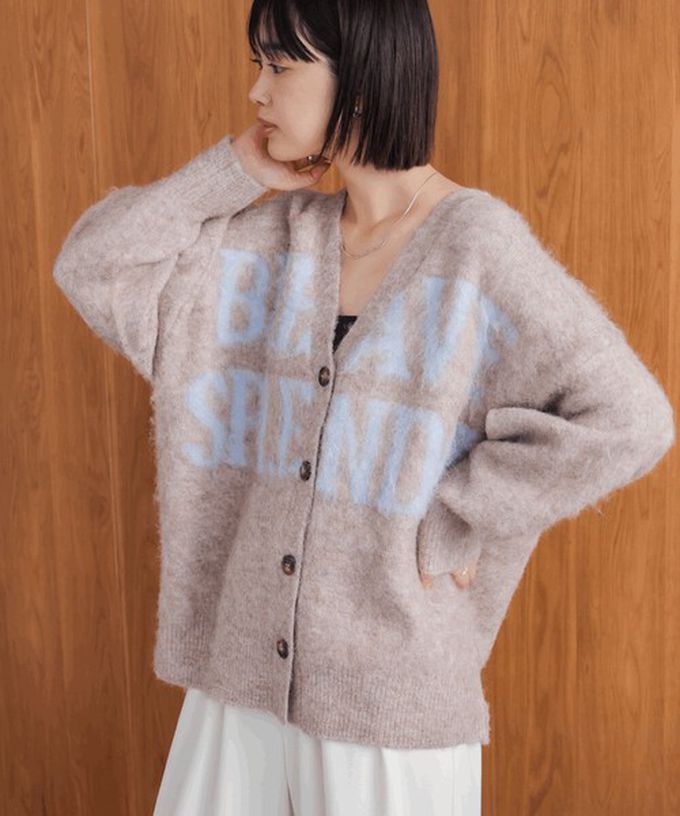 日本 Bab - 英文字印花顯瘦V領針織開襟衫-摩卡