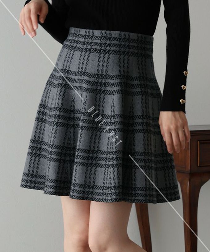 日本 BLUE EAST - 甜心格紋針織迷你短裙-黑灰