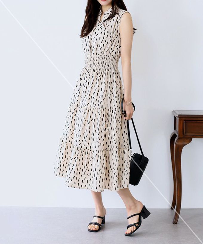 日本 BLUE EAST - 接觸冷感 縮腰顯瘦立領無袖洋裝-花朵-海軍藍 (M)