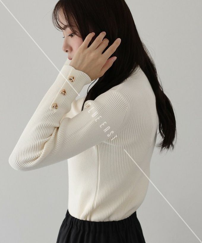 日本 BLUE EAST - 愛心金釦羅紋小高領長袖上衣-黑