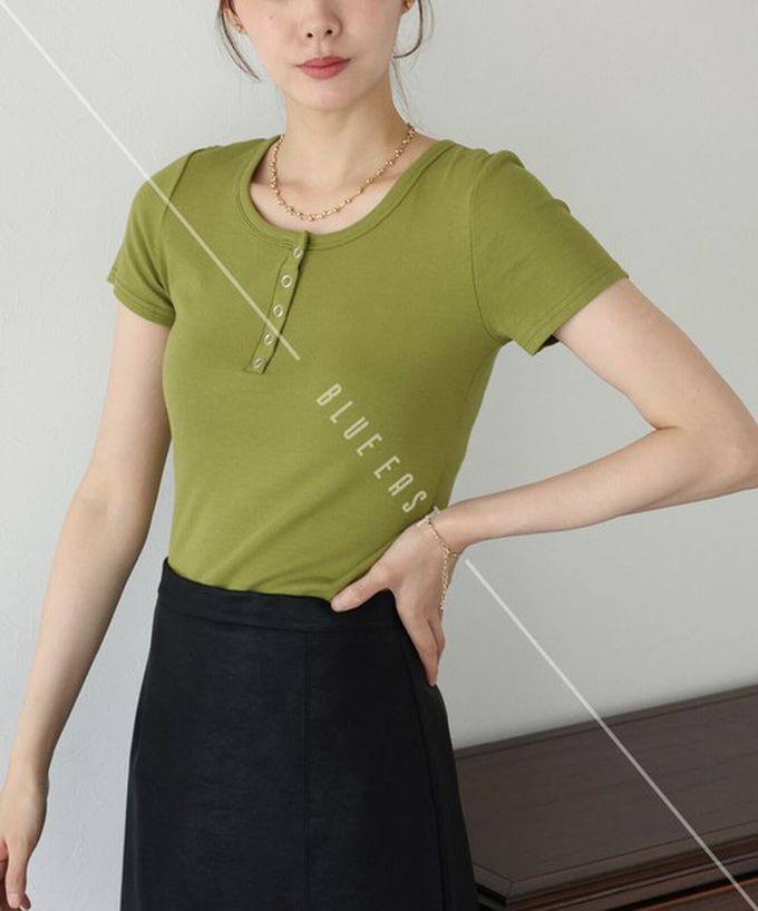 日本 BLUE EAST - 亨利領合身美型短袖上衣-黑